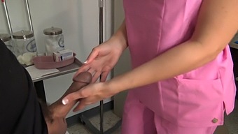 Amateur Nurse Gives Oral Pleasure To Her Patient