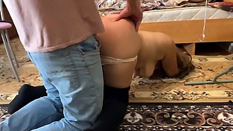 Stunning Stepmom'S Anal Sex Request Leads To A Mind-Blowing Encounter
