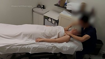 Married Woman Screams In Pleasure During Homemade Encounter