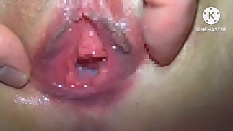 Japanese Girlfriend Gets Cum Inside Her Natural Pussy